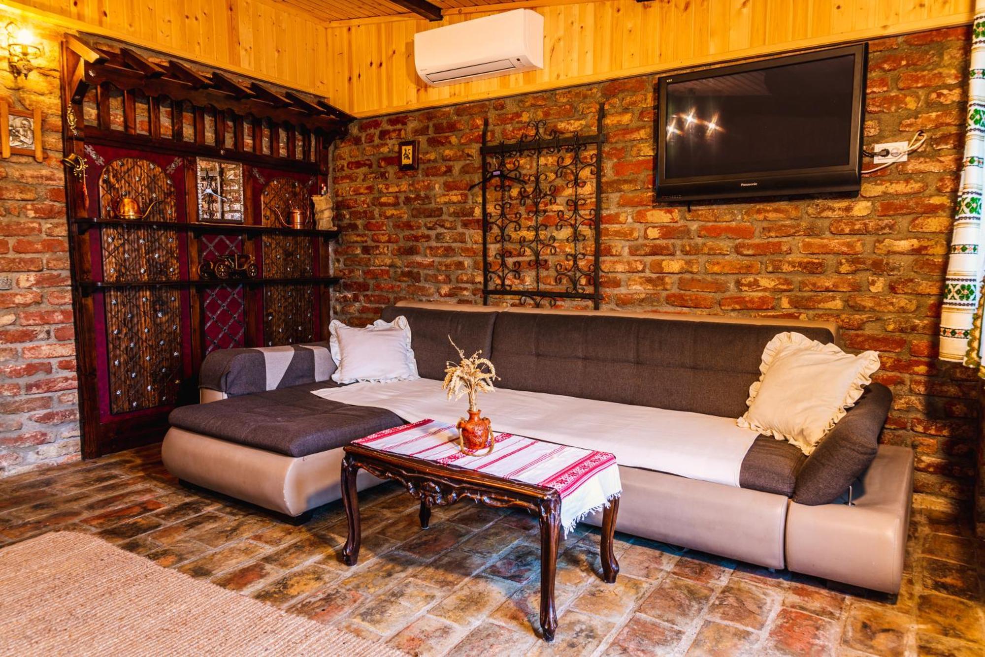 Hotel Casa Soseco Orşova Esterno foto